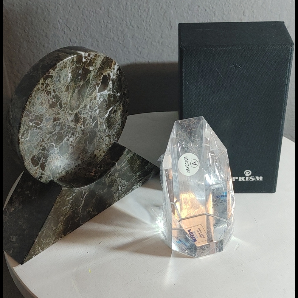 1 Onyx and 1 prism
